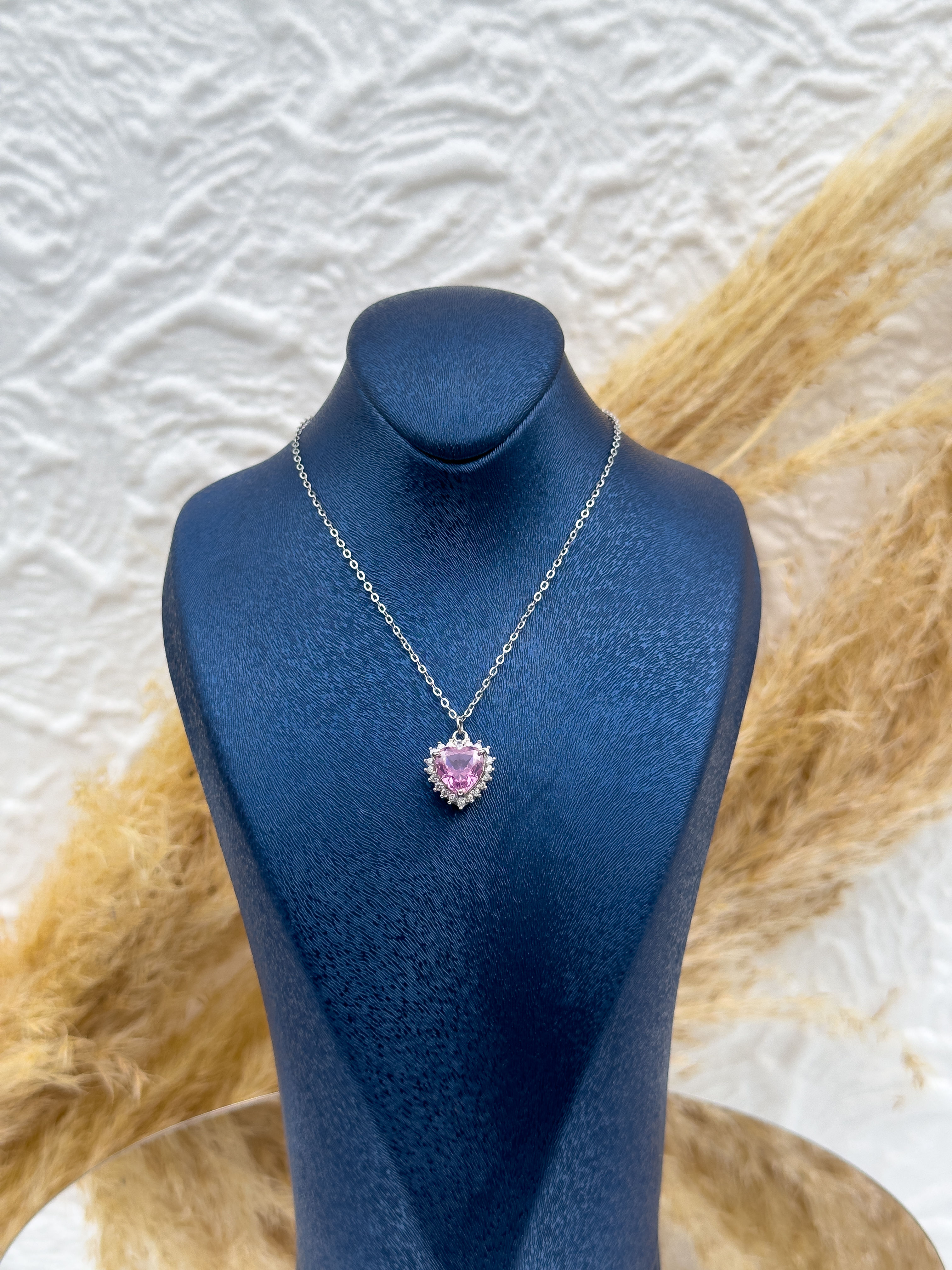 925 Ayar Gümüş Kalpli Pembe Kuvars Taşlı Kadın Kolye – Romantik Hediyelik